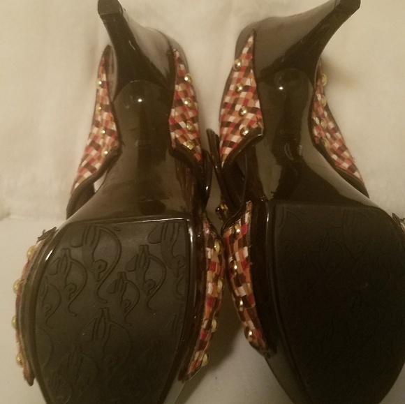 Heels - Picture 2 of 4